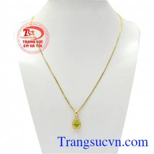 Bộ dây Peridot hình giọt nước là bộ trang sức đá quý cao cấp dành tặng tới các bà và mẹ nhân dịp các ngày lễ,Bộ dây Peridot hình giọt nước