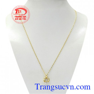 Bộ mặt dây nữ yêu kiều là sự kết hợp của mặt dây nữ Korea và dây chuyền nữ 10k xinh xắn.