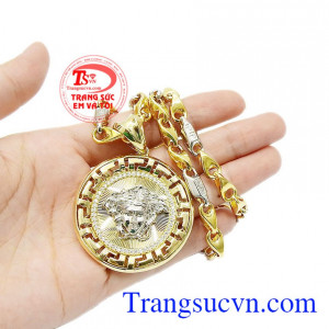 Sản phẩm được bảo hành uy tín, giao hàng trên toàn quốc. Bộ trang sức nam vàng phong cách
