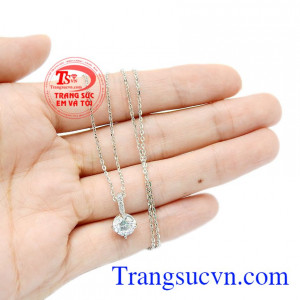 Bộ trang sức thích hợp để làm quà tặng cho bạn gái trong những dịp đặc biệt. Bộ trang sức nữ gắn đá cá tính