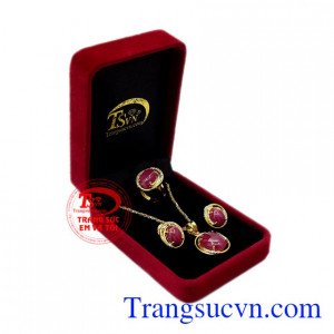 Bộ trang sức Ruby nổi bật 