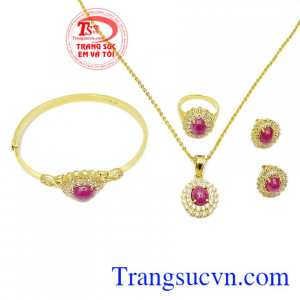 Bộ trang sức ruby nữ hoàng