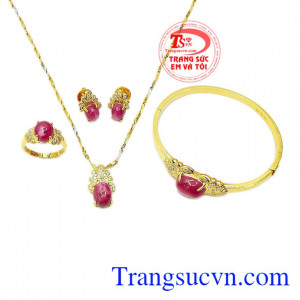 Bộ trang sức ruby sao lấp lánh