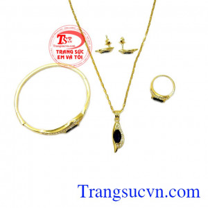 Bộ trang sức Sapphire nổi bật mang tới nét đặc biệt riêng cho người dùng,Bộ trang sức Sapphire nổi bật