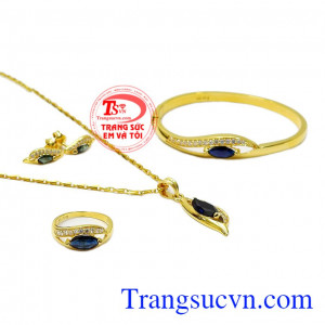 Điều đặc biệt ở sapphire là nó có khả năng giúp tinh thần làm việc, và có nguồn cảm hứng sáng tạo,Bộ trang sức Sapphire nổi bật