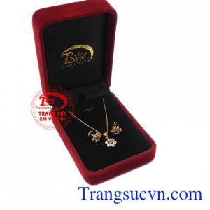 Sản phẩm thích hợp với nhiều kiểu trang phục mang lại cho bạn gái nét yêu kiều xinh xắn. 