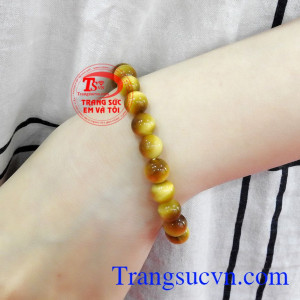 Theo phong thủy đá mắt hổ được coi là vật hộ mệnh trừ tà, bảo vệ người đeo khỏi những ta ma, âm khí, mang đến bình an, may mắn,Chuỗi tay đá mắt hổ 8 ly