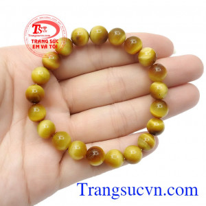 Màu vàng tươi tượng trưng cho hành Thổ nên chiếc vòng đá mắt hổ vàng tươi sẽ hợp với những người mệnh Thổ và mệnh Kim,Chuỗi tay đá mắt hổ 8 ly