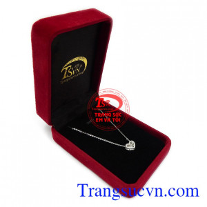 Dây chuyền liền mặt phong cách là món quà tuyệt vời cho người bạn yêu thương vào những dịp ý nghĩa