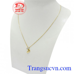 Dây chuyền nữ vàng đáng yêu là sản phẩm tạo nên xu hướng thời trang riêng cho phái đẹp