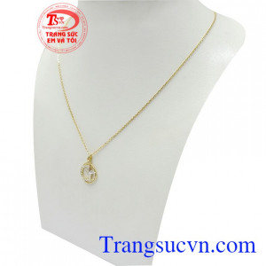 Dây chuyền nữ vàng thời trang phù hợp nhiều lứa tuổi và trang phục khác nhau cho bạn dễ dàng kết hợp