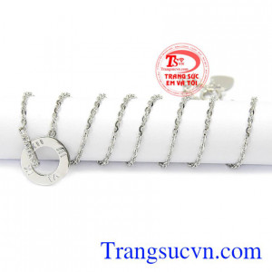 Sản phẩm được bảo hành uy tín, trang sức Em và Tôi đảm bảo chất lượng. Dây liền mặt vàng trắng xinh xắn