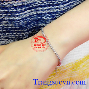 Lắc tay tôn lên vẻ xinh xắn, nữ tính là món trang sức không ai có thể chối từ,Lắc bi vàng trắng tinh tế