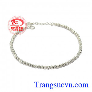 Lắc bi vàng trắng tinh tế là sản phẩm được nhập khẩu từ Hàn Quốc, được chế tác bắt mắt, chất lượng,Lắc bi vàng trắng tinh tế