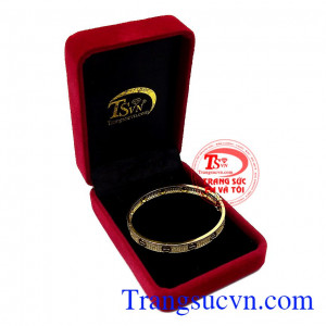 Vòng tay nữ vàng màu