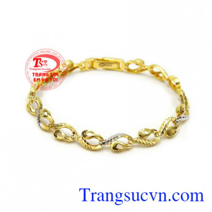 Lắc tay nữ vàng xinh xắn chế tác bằng vàng 10k tinh xảo, sắc nét, phù hợp sở thích phái đẹp