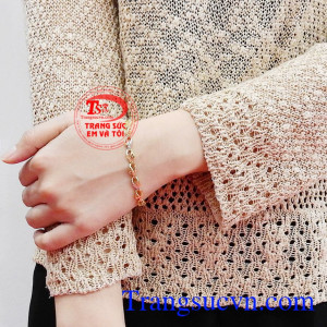 Lắc tay vàng tây 10k đeo hợp nhiều phong cách thời trang và trang phục khác nhau