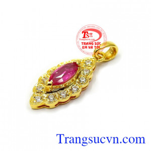 Đeo đá ruby bên người sẽ mang đến sức khỏe, hạnh phúc, may mắn và sự bình yên cho bạn