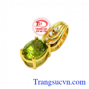 Đá Peridot mở cửa trái tim, giúp chúng ta tận hưởng niềm vui và phát triển các mối quan hệ,Mặt dây Peridot thanh lịch