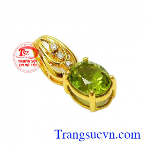 Sự kết hợp hài hòa đã tạo nên một sản phẩm có thiết kế sang trọng và trang nhã,Mặt dây Peridot thanh lịch