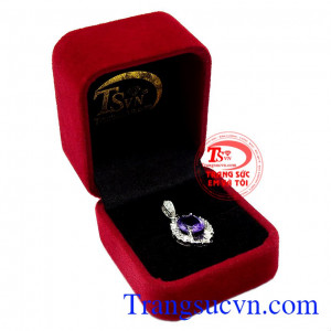 Mặt dây thạch anh tím nổi bật