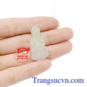 Ngọc cẩm thạch thiên nhiên có nhiều tác dụng trong phong thủy mang đến sự bình an và may mắn cho người dùng. Mặt phật bà cẩm thạch trắng đẹp.Mặt phật bà cẩm thạch trắng đẹp