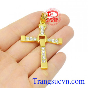 Mặt thánh giá vàng thịnh vượng vàng 14k tinh tế.