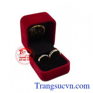 Vậy ai mà không muốn cơ chứ, được ở bên người mình yêu cho tới khi đầu bạc răng long. Nhẫn cưới cam kết ngọt ngào