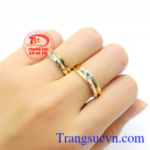 Sản phẩm thuộc dòng sản phẩm mới được nhiều cặp đôi lựa chọn và yêu thích,Nhẫn cưới tình yêu bền lâu