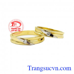 Nhẫn cưới tình yêu bền lâu là sản phẩm được nhập khẩu hoàn toàn từ Hàn Quốc làm bằng vàng tây 10k,Nhẫn cưới tình yêu bền lâu
