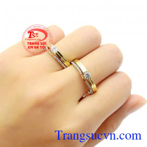 Thương hiệu Trang sức Em và Tôi uy tin, chất lượng nhiều năm được khách hàng bình chọn và tin tưởng,Nhẫn cưới vàng thanh lịch