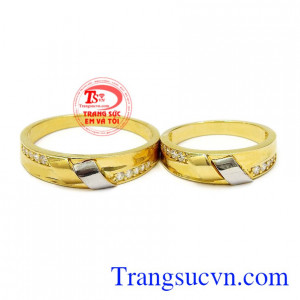 Nhẫn cưới là kỷ vật tình yêu minh chứng cho hạnh phúc lứa đôi. Nhẫn cưới vàng thời trang