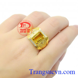 Đá thạch anh vàng còn là lá bùa mang lại may mắn, bình an và tài lộc cho người mệnh Kim và Thủy,Nhẫn nam thạch anh vàng đẳng cấp