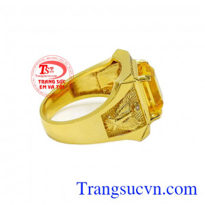 Kiểu dáng hợp thời trang, mang đến sự lịch lãm, thu hút và dễ dàng kết hợp với nhiều loại trang phục,Nhẫn nam thạch anh vàng đẳng cấp