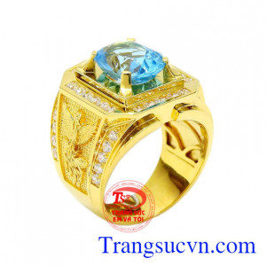 Nhẫn nam Topaz rồng phượng được chạm khắc tinh xảo từ đá Topaz thiên nhiên chất lượng nam tính.