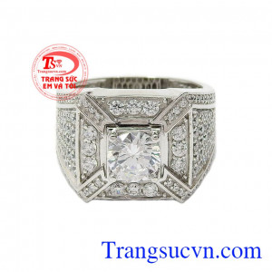 Với thiết kế độc đáo, tỉ mỉ trên từng đường nét mang lại sự mới mẻ và khác biệt cho sản phẩm,Nhẫn nam vàng trắng phá cách