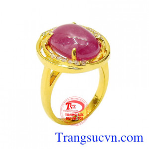 Nhẫn nữ Ruby nổi bật với thiết kế vô cùng sáng tạo và được chế tác từ nhà chế tạo tài ba tạo nên một chiếc nhẫn vô cùng hoàn hảo.