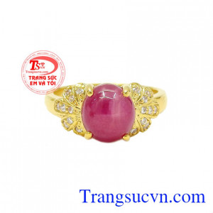 Nhẫn nữ ruby sao lấp lánh được thiết kế tỉ mỉ và cẩn thận đến từng đường nét.