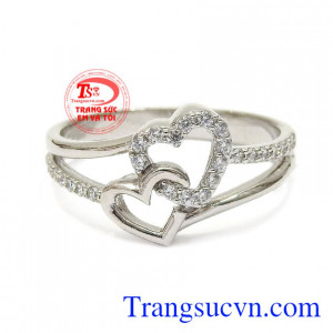 Chiếc nhẫn là minh chứng cho tình yêu, hạnh phúc lứa đôi. Nhẫn nữ trái tim ghép đôi