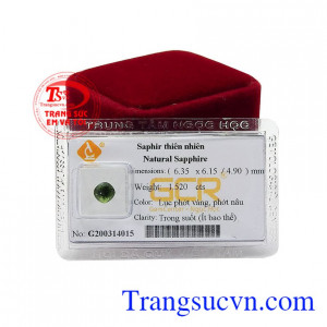 Sapphire trong suốt thiên nhiên màu sắc đẹp, giấy kiểm định đảm bảo.