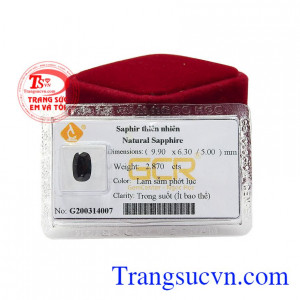 Viên Sapphire này có thể làm mặt nhẫn hoặc mặt dây làm tăng vẻ quý phái, cao quý cho phái đẹp. Sapphire tự nhiên