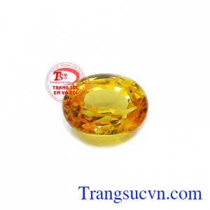 Bởi vậy, Sapphire vàng ép vỉ bình an rất được mọi người ưa chuộng, phù hợp làm mặt nhẫn, mặt dây chuyền, hoa tai đeo sang trọng, thời trang và may mắn.