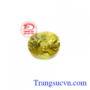 Sapphire vàng ép vỉ hoàn mĩ thường được kết hợp với vàng, bạc tạo nên những món đồ trang sức sang trọng, tinh tế và phong thủy