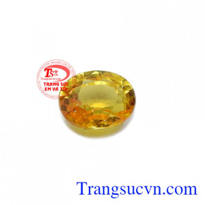 Vì vậy, sapphire thường được kết hợp với vàng hoặc bạc làm trang sức đeo bên người như lá bùa may mắn cho bản thân