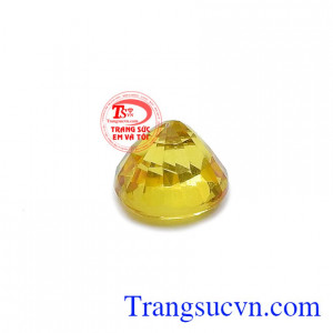 Viên đá cũng là là bùa hộ mệnh mang lại may mắn, bình an và thịnh vượng cho người đeo.