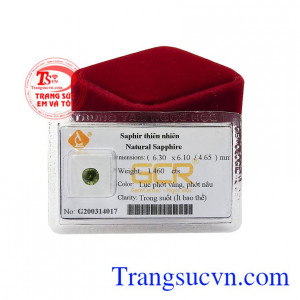 Sapphire việt nam được ép vỉ để đảm bảo độ bền đẹp cho viên đá. 