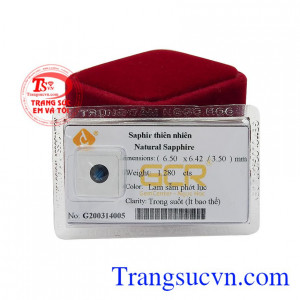 Viên saphir thiên nhiên đẹp được ép vỉ nhằm đảm bảo độ bền đẹp. Viên saphir thiên nhiên đẹp