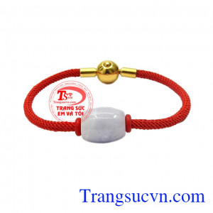 Vòng tay lu thống Jadeite may mắn là sản phẩm được chế tác tỉ mỉ từ ngọc cẩm thạch thiên nhiên kết hợp cùng vòng đỏ may mắn,Vòng tay lu thống Jadeite may mắn