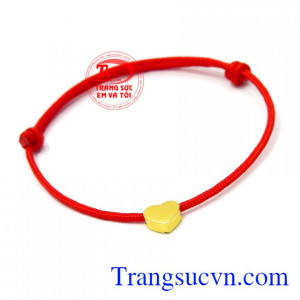 Với thiết kế trẻ trung, năng động sẽ mang lại vẻ nữ tính, duyên dáng cho phái đẹp. Vòng tết trái tim yêu thương