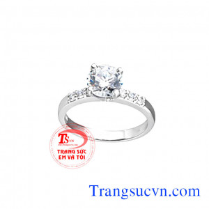 Sản phẩm thích hợp với nhiều độ tuổi, là món quà ý nghĩa để dành tặng cho người phụ nữ mà bạn yêu thương. Nhẫn nữ kim cương thiên nhiên đẹp có giấy kiểm định đá quý, bảo hành uy tín.